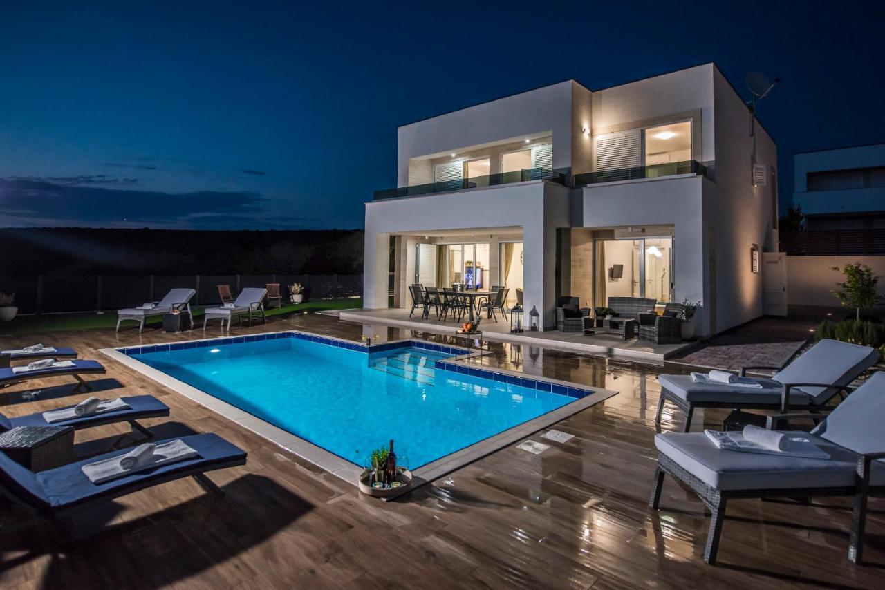 Villas Royal II With Private Pool Novalja Exterior foto